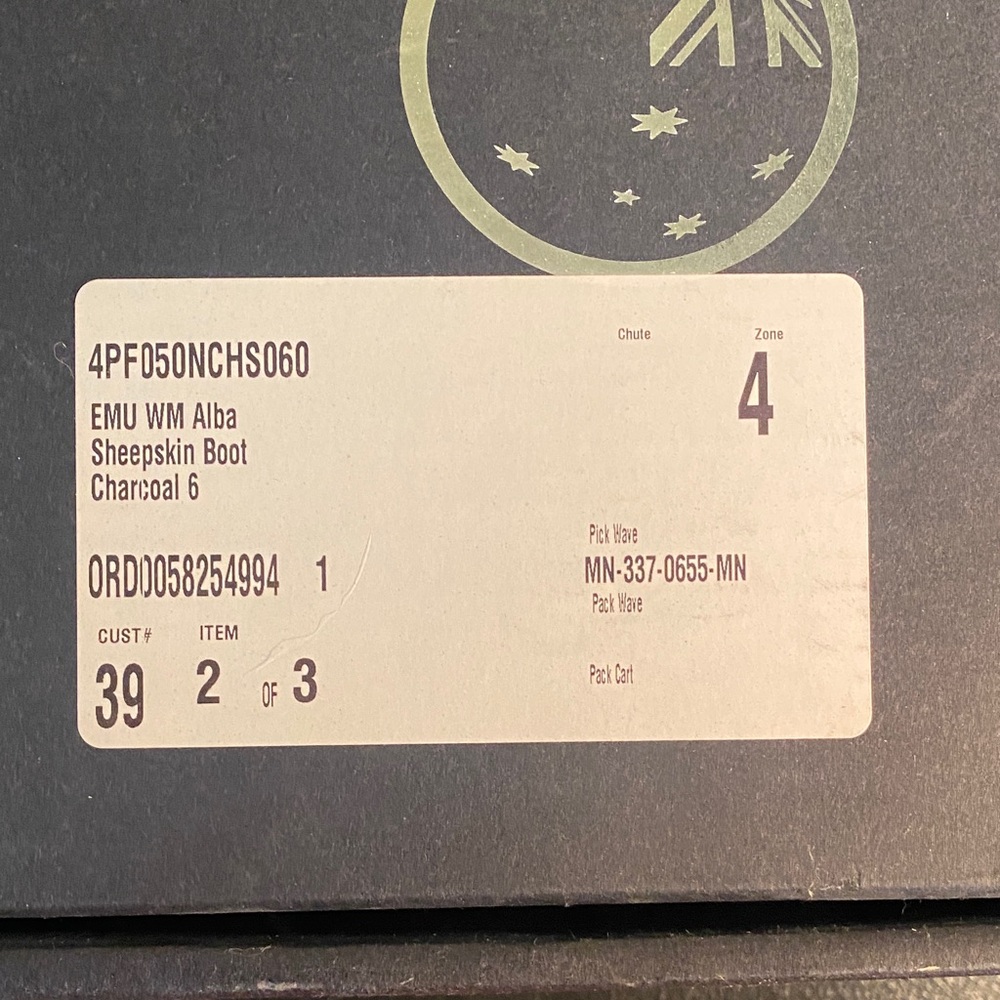 Emu Charcoal Boots with Camel Button Details. Ladies size 6 - Picture 13 of 13